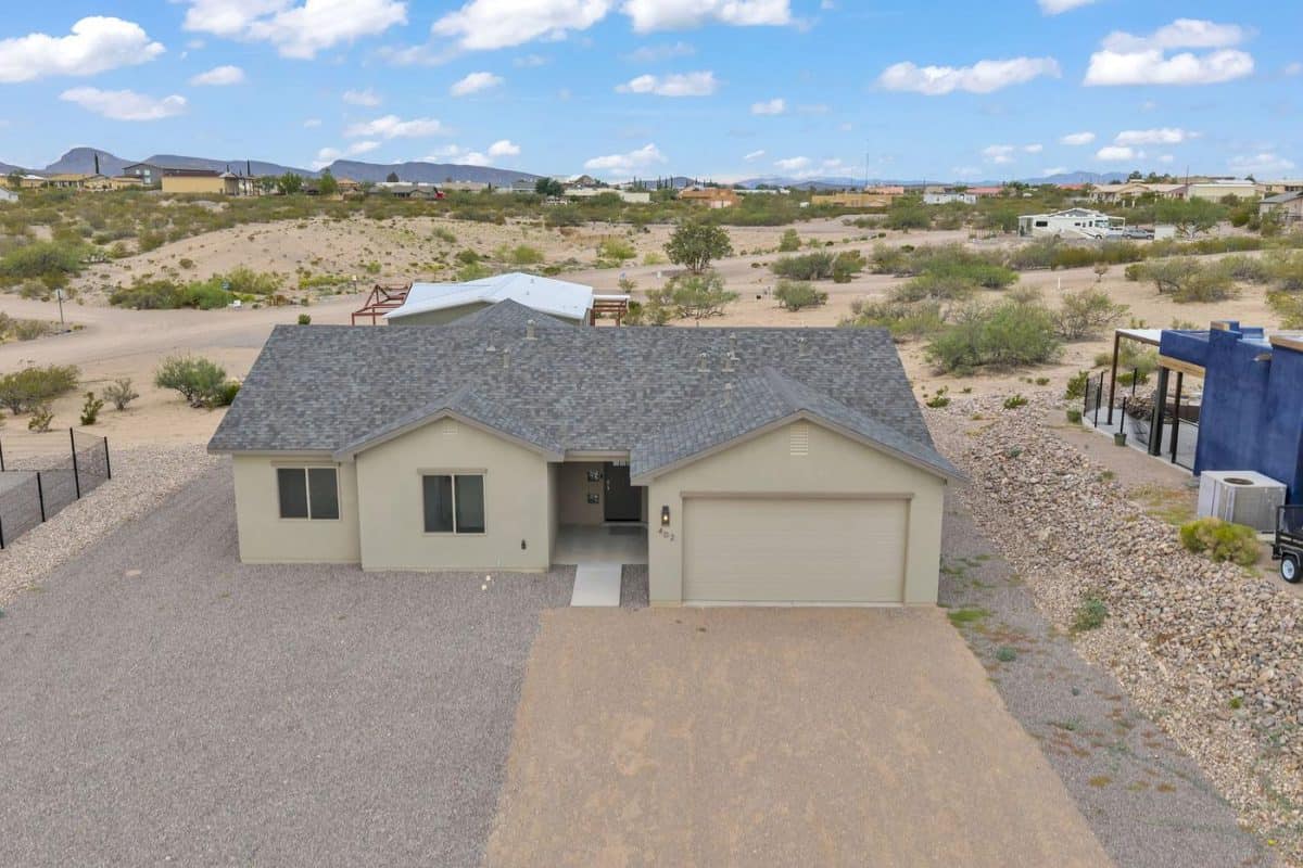 402 skyline aerial with landscape behind