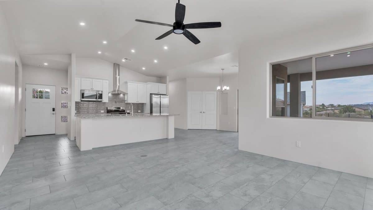 402 skyline dining area to kitchen