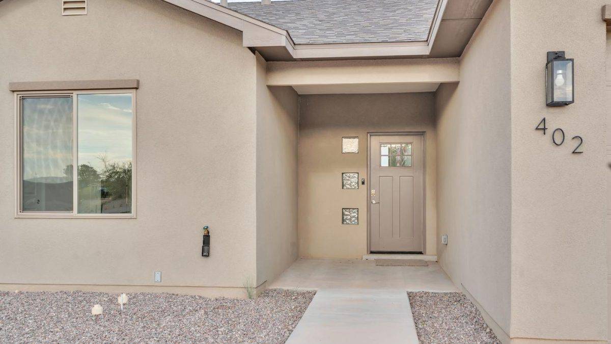 402 skyline front entrance