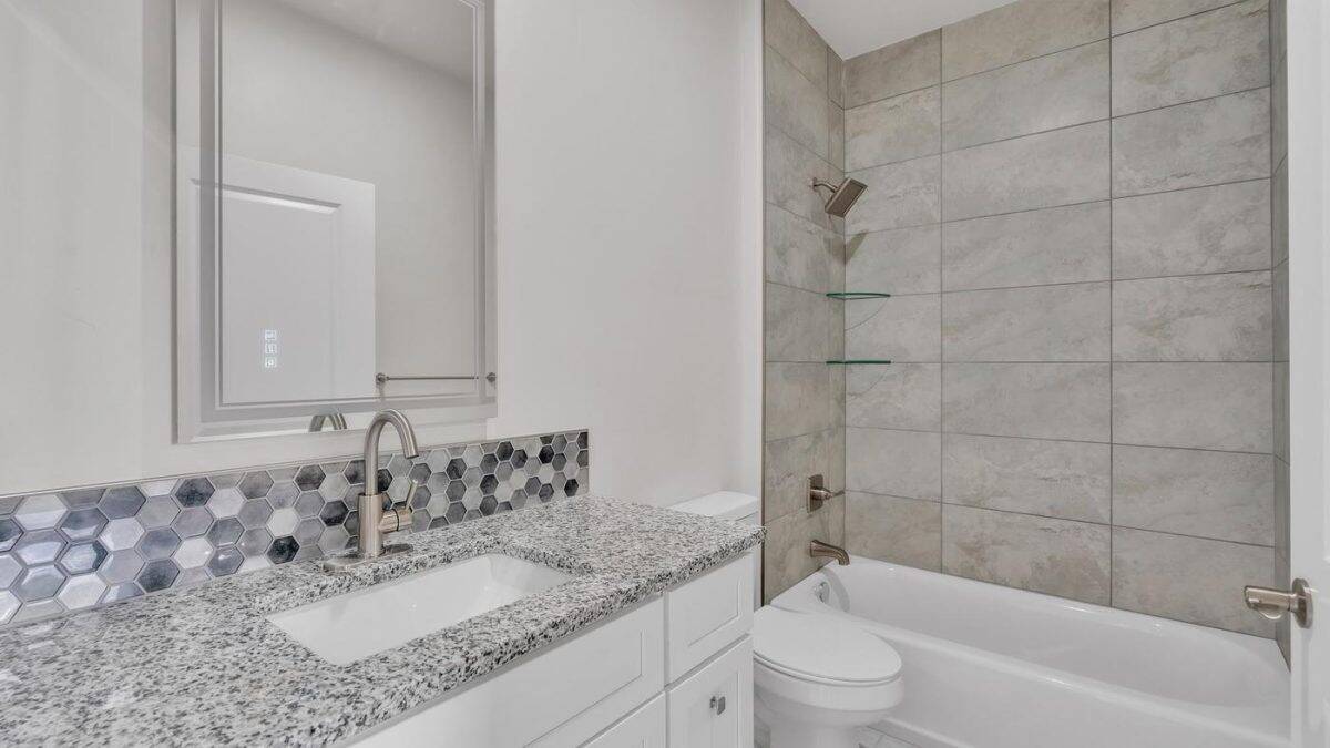 402 skyline guest bathroom