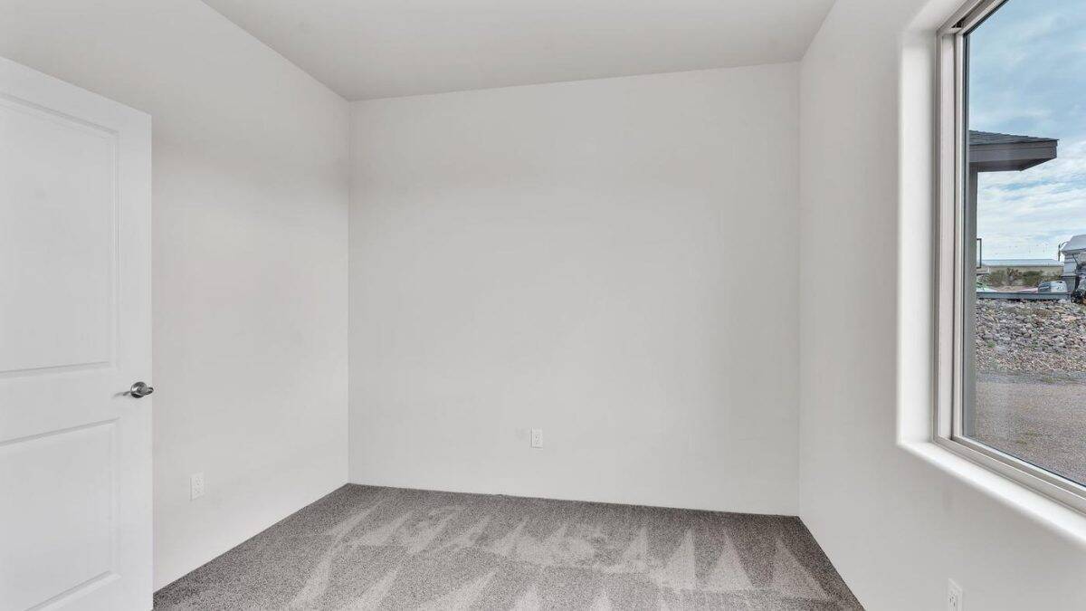 402 skyline guest bedroom 2