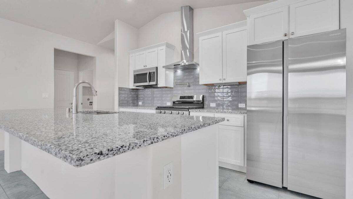 402 skyline shiny kitchen